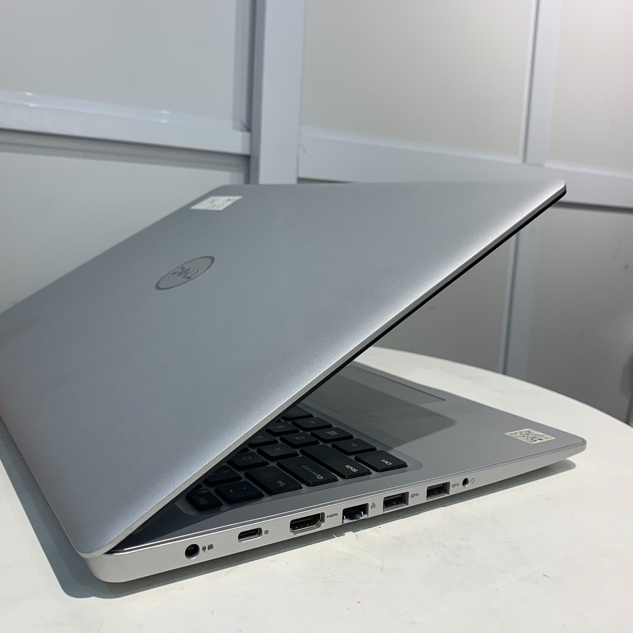 Laptop Cũ Dell Inspiron 5570